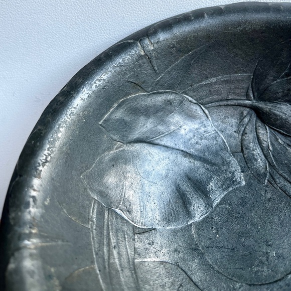 Art Nouveau Bowl Kayserzinn Pewter Floral Relief Engraving German Soap Dish - Picture 5 of 9